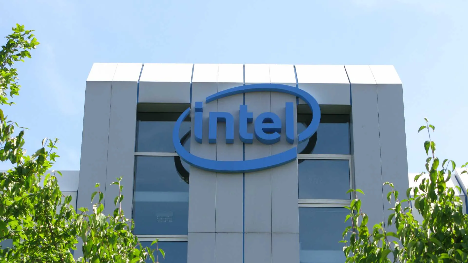 NVIDIA Opposition Partners Collaborating with Intel for Next-Gen Arc Battlemage GPUs