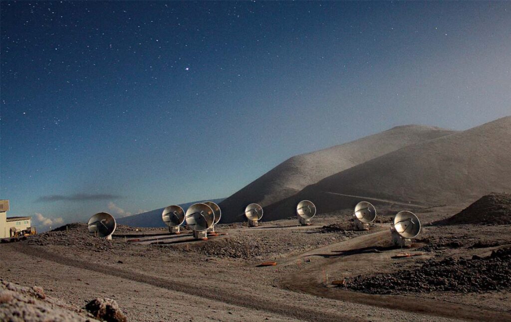 Submillimeter Array (SMA), one of the EHT observatories Submillimeter Array (SMA) one of the event horizon's observatories